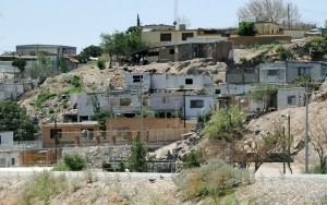 A neighborhood in Cuidad Juárez that’s directly across Interstate 10 and the Rio Grande from the University of Texas-El Paso. (Photo by Heath Haussamen)